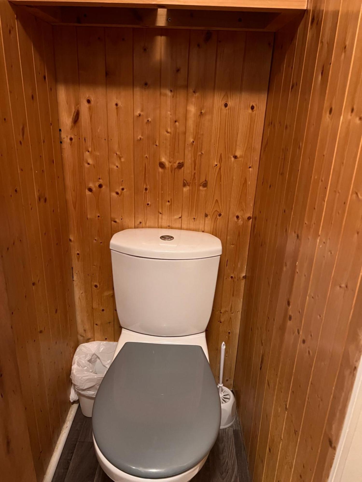 Standard Twin Room with Shared Bathroom